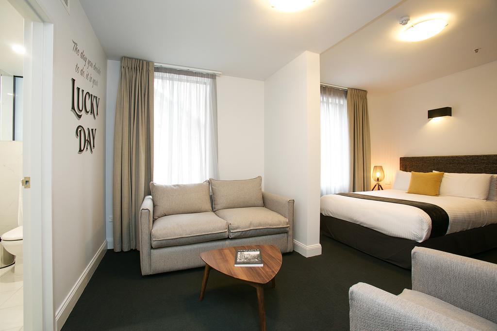 The Lucky Hotel Ньюкасл Номер фото