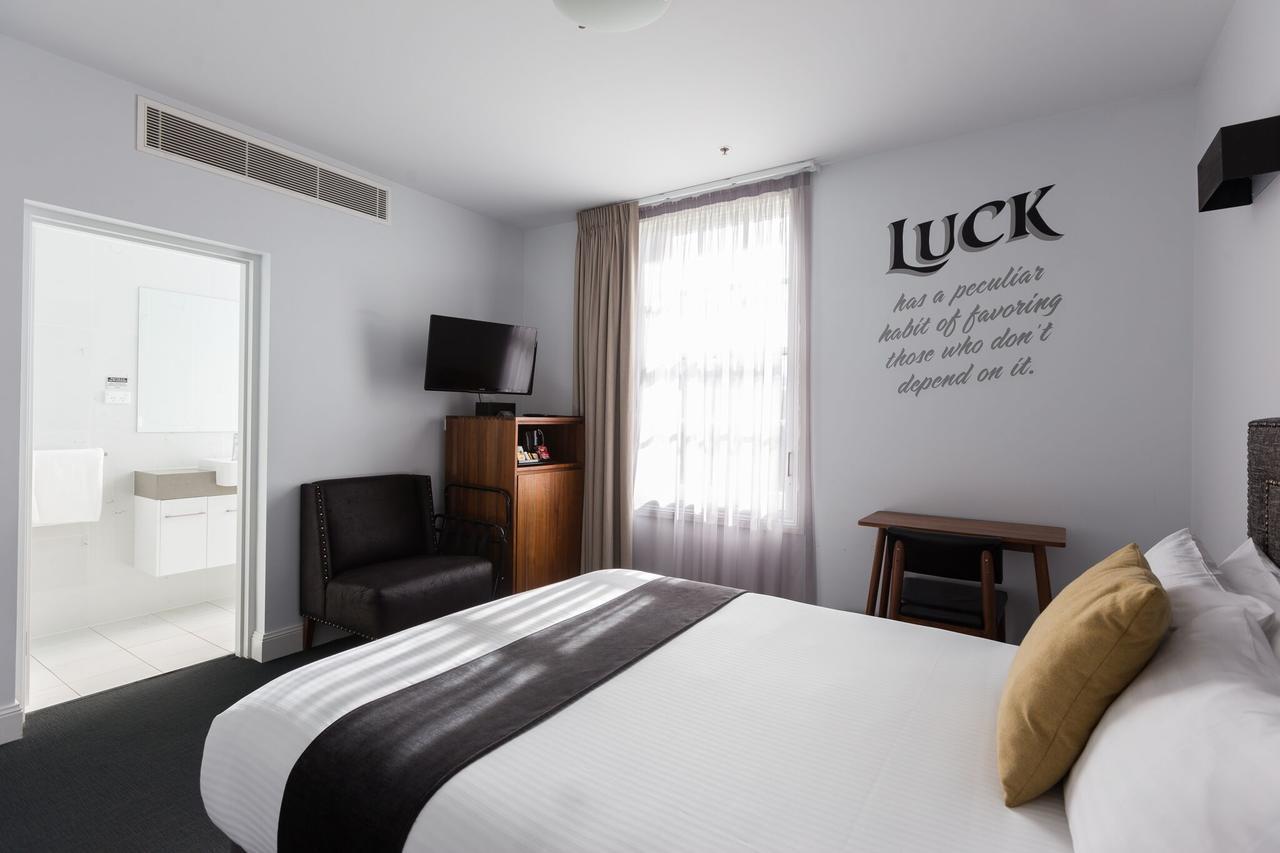 The Lucky Hotel Ньюкасл Экстерьер фото